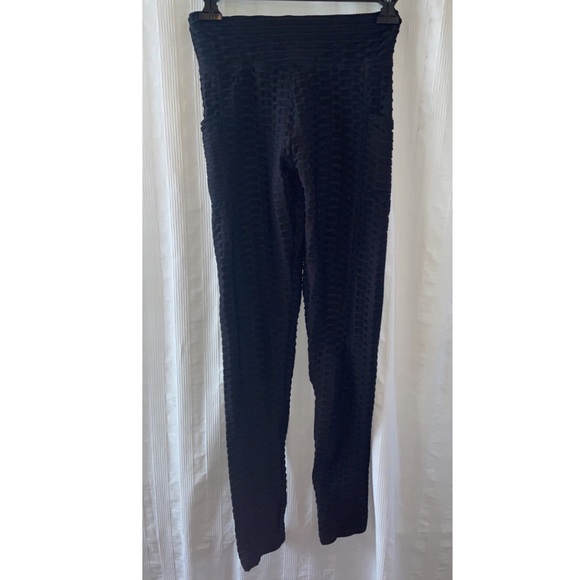 NEW Scrunch Butt Black Leggings, Size Small - Picture 5 of 6